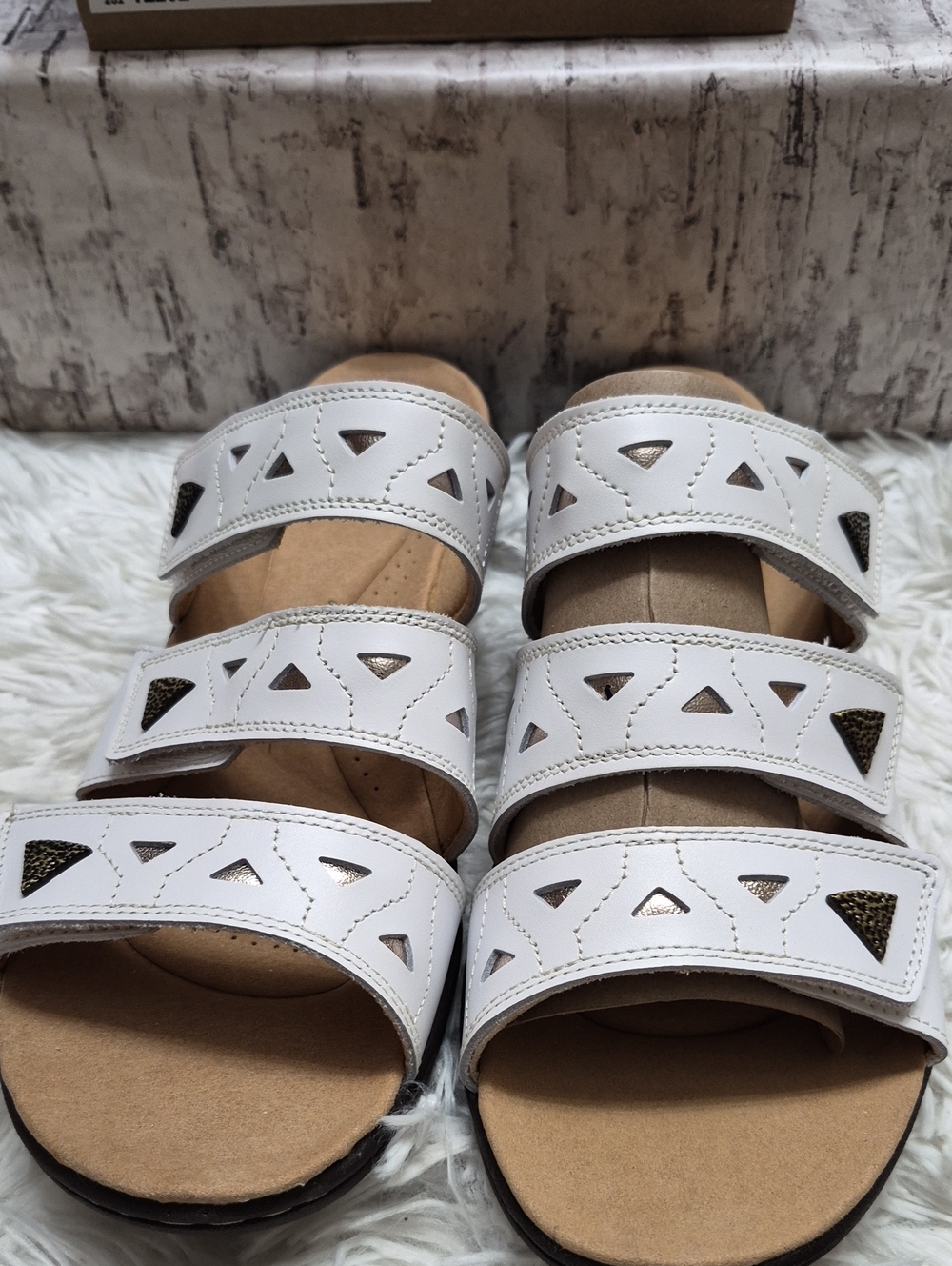 Clarks Laurie Ann Leather White Sandals Women's Sz 12 Wide 🆕️ - Picture 2 of 8